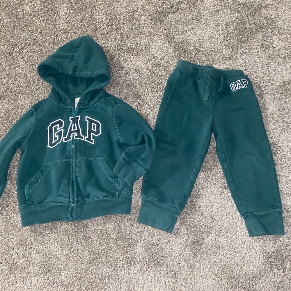Kids Gap Sweatsuit